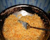 Foto langkah ke 4 dari resep Nasi Goreng Baceman Bawang Putih Saus Tiram Wortel.