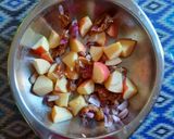 Foto langkah ke 6 dari resep Ayam Kurma Apel Oven dan Kentang Karamel.
