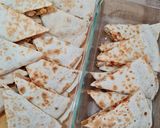 Foto langkah ke 5 dari resep Chicken Quesadilla.