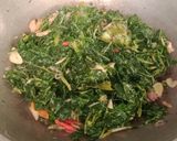 Foto langkah ke 4 dari resep Oseng Daun Pepaya.