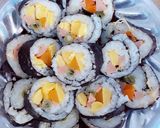 Hình bước làm 4 của món Cơm cuộn rong biển cho bé