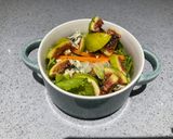 A picture of step 2 of Fig, walnut and blue cheese salad.