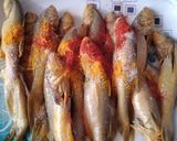 A picture of step 2 of Fried Topshe fish fry.