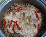 Foto langkah ke 5 dari resep Nasi Liwet Masak Rice Cooker.