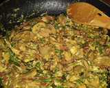 Foto del paso 6 de la receta: Revuelto de espárragos trigueros, champiñones, bacon y chorizo