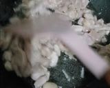 Foto langkah ke 3 dari resep Tumis Pare Ayam.