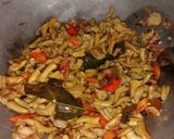 Foto langkah ke 4 dari resep Tumis usus ayam.