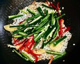 Foto langkah ke 1 dari resep Tumis Jamur Kuping dan Seledri.