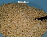 Foto langkah ke 1 dari resep Kacang Bawang Renyah ala mama.