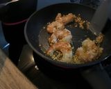 Foto del paso 1 de la receta: Ensalada templada de gambones y quinoa