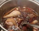 รูปขั้นตอนการทำที่ 2 ของ น่องไก่ต้มน้ำปลา