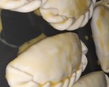 Foto del paso 5 de la receta: Empanadas de Atún! Súper prácticas y ricas!