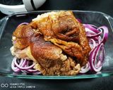 Mézes sörrel ropogósra sütött főtt füstölt csülök recept fázis 3 fotója