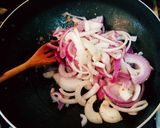 Foto del paso 3 de la receta: Pollo rebozado con cebollas avinagradas