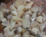 Foto del paso 3 de la receta: Empanada de pollo y champignones!!