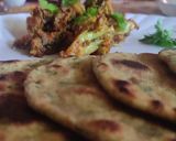मिक्स्ड सब्ज़ी विद मेथी पालक के पराठे (mixed sabzi with methi palak paratha recipe in Hindi) रेसिपी चरण 12 फोटो