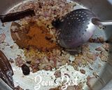 A picture of step 3 of Chicken Maqlooba/Palestinian Flipped Upside Down Rice Dish.