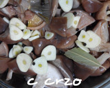Foto del paso 3 de la receta: Setas de pie azul escabechadas