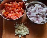मटार बटाटा भाजी (Matar Batata Bhaji Recipe In Marathi) रेसिपी स्टेप 1 फोटो 