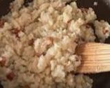 A picture of step 2 of Sooji Halwa.