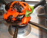 Foto del paso 1 de la receta: Filete de salmón con pimientos asados al pil pil