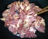 彩豔菠蘿炒羊梅花的食譜步驟3照片