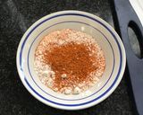A picture of step 2 of Lamb liver with chilli and onion.