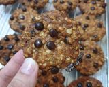 Foto langkah ke 5 dari resep Crunchy Oatmeal Chocochip Cookies.