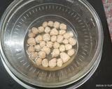 A picture of step 1 of Soya  Nuggets  Curry.