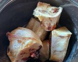 Foto langkah ke 3 dari resep ✨️Karnivor Bone Broth (Bone Narrow & Apel Fermentasi).