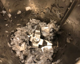Foto del paso 6 de la receta: Croquetas de gambas, choco y tinta de calamar con ajetes en Thermomix TM5