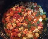 Foto del paso 2 de la receta: Pollo con pisto y huevo a la plancha