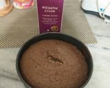 A picture of step 6 of Golden painted choc cake design.....