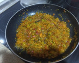 Foto del paso 4 de la receta: Tallarines con verduras, merluza empanada y salsa de soja dulce