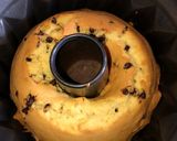 Foto del paso 6 de la receta: Budín de vainilla con chispas de chocolate 🍫