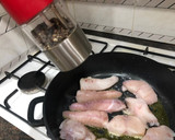 Foto del paso 4 de la receta: Rape a la plancha con guisantes y zanahoria hervida