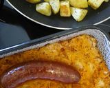 Savanyú káposztával sült csípős kolbász, pirított burgonyával recept fázis 8 fotója