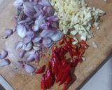 Foto langkah ke 1 dari resep Mie goreng udang.