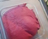 A picture of step 4 of Beetroot buns.
