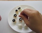 Foto del paso 2 de la receta: Ojos de queso