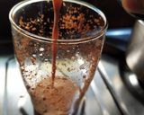 বিস্কুট বানানা মিল্কশেক (biscuit banaan milkshake recipe in bengali) রেসিপির ধাপ 4 ছবি