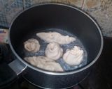 A picture of step 26 of North eastern hot momos with tangy chutney.