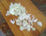 Foto del paso 1 de la receta: Habas refritas con las vainas y carne de cerdo y pollo