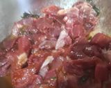 صورة لخطوة 2 من وصفة قطع لحم 🥩🥩 محمرة في كوكوت😋