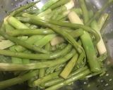 Foto del paso 3 de la receta: Bifes con espárragos al ajo