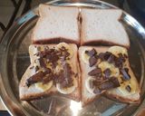 A picture of step 3 of Banana Choco Sandwich.
