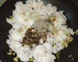 Foto langkah ke 5 dari resep Nasi Goreng Kecap.