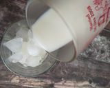 Foto langkah ke 2 dari resep Iced Spanish Latte.
