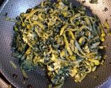 Foto del paso 3 de la receta: Espinacas con fettuccini de espinacas