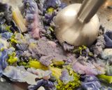 Foto del passaggio 2 della ricetta Polpette di broccoli siciliani e cavolo rosso